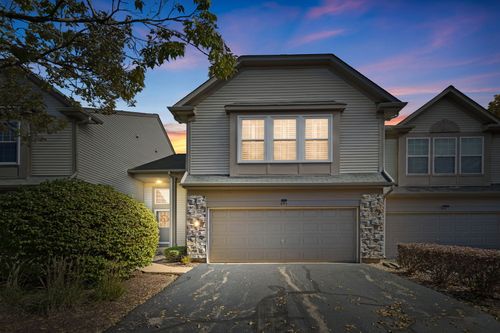 495-495 Metropolitan St, Aurora, IL, 60502-8935 | Card Image