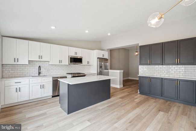 163 East St, Townhouse with 4 bedrooms, 3 bathrooms and null parking in PHILADELPHIA PA | Image 9