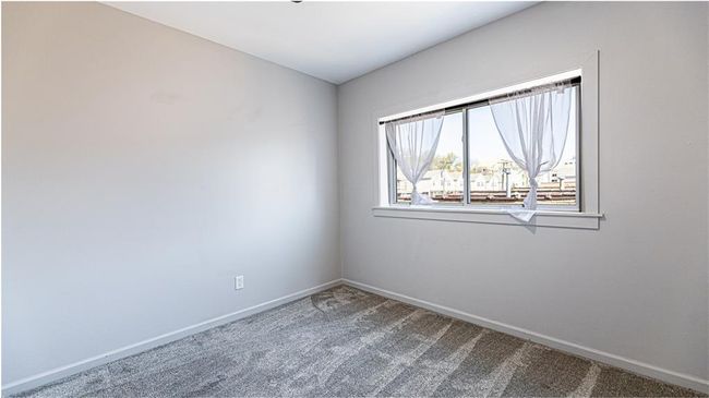 Second bedroom with lots of light | Image 11