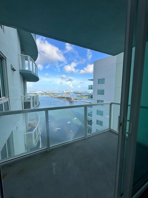 apt-3803-1900 N Bayshore Dr, Miami, FL, 33132-3020 | Card Image
