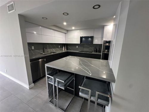 apt-602-600 Parkview Dr, Hallandale Beach, FL, 33009-2972 | Card Image