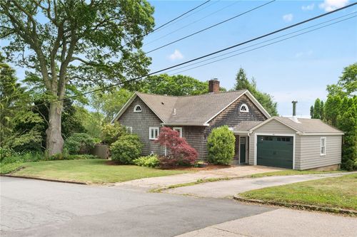80 Highland Ave, South Kingstown, RI, 02879-3418 | Card Image