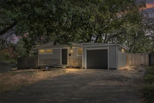 5705 Woodland Ave, Gladstone, MO, 64118-5426 | Card Image