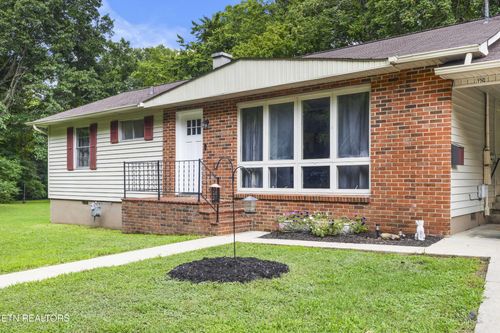 126 Atlanta Rd, Oak Ridge, TN, 37830-5742 | Card Image