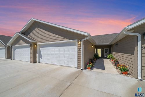 310 S Vermont Ave, Platte, SD, 57369 | Card Image