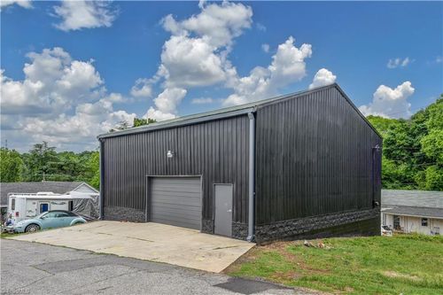 112 Short Morgan St, Eden, NC, 27288-3230 | Card Image