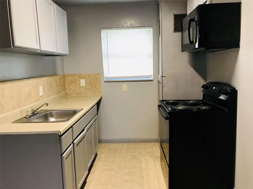 apt-3-8717 Spaulding St, Houston, TX, 77016-6130 | Card Image