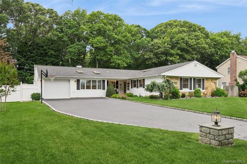 16 Parson Dr, Stony Brook, NY, 11790-2615 | Card Image