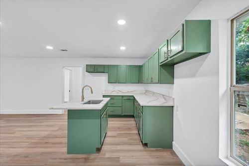 607 Lombardy Ln, Arlington, TX, 76013-1439 | Card Image