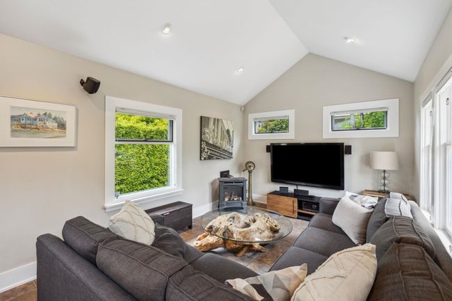 130 E Kings Road, House other with 3 bedrooms, 3 bathrooms and 3 parking in North Vancouver BC | Image 19