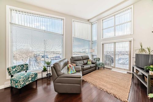 529-4303 1 St Ne, Calgary, AB, T2E7M3 | Card Image