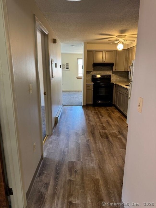 2 - 346 S Main St, Home with 2 bedrooms, 1 bathrooms and 1 parking in Middletown CT | Image 5