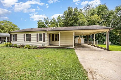 208 E Maple St, Yadkinville, NC, 27055-7858 | Card Image