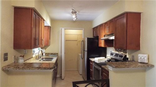 824-833 Riverside Dr, Coral Springs, FL, 33071-7056 | Card Image