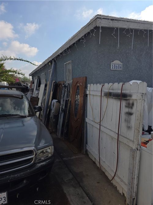 10604 Weigand Avenue, Los Angeles, CA, 90002 | Card Image