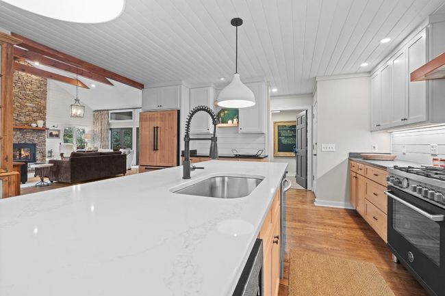 140 Lost Trl, House other with 3 bedrooms, 3 bathrooms and null parking in Highlands NC | Image 11