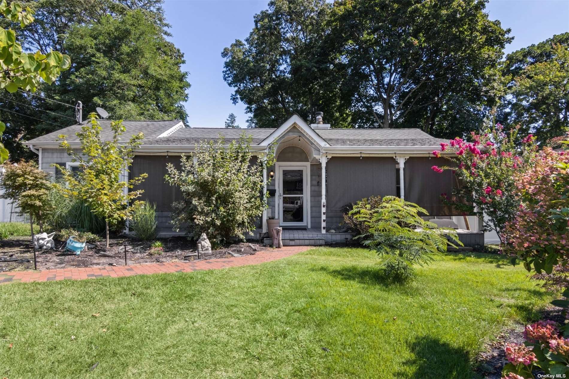 Carol Dr, Ronkonkoma, NY 11779