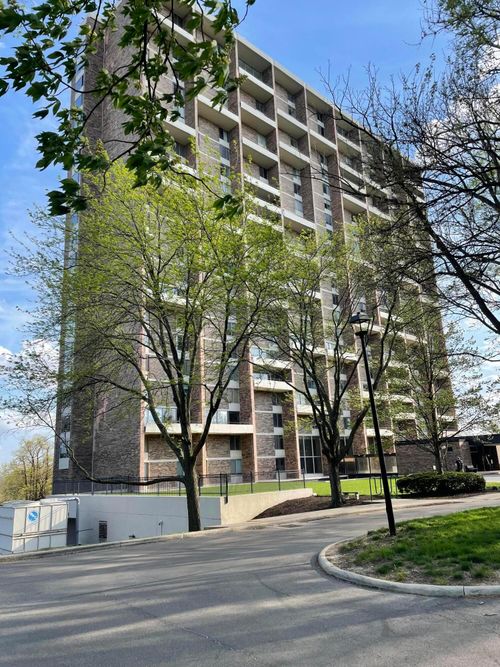 1402-1000 Urlin Ave, Columbus, OH, 43212-3362 | Card Image