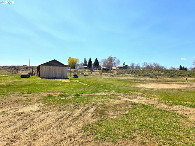 401 Main St, House other with 3 bedrooms, 2 bathrooms and 1 parking in Unity OR | Image 35
