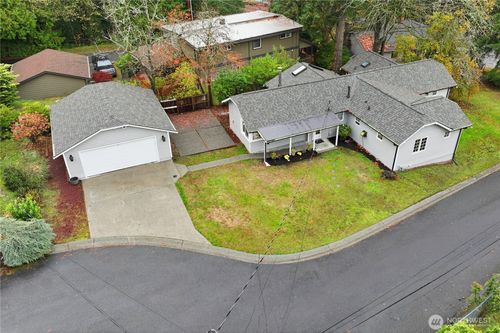 2482 Ne 183rd Ln, Shoreline, WA, 98155-3964 | Card Image