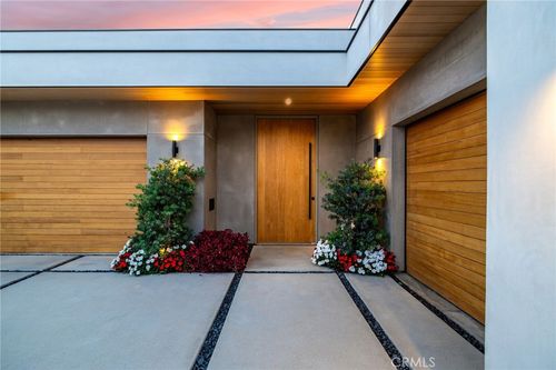 6691 Country Cir, Huntington Beach, CA, 92648-2102 | Card Image