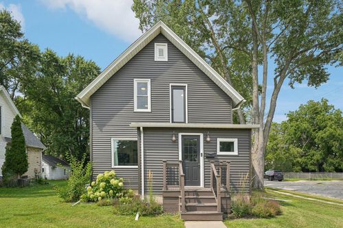 402 W 3rd St, Oconomowoc, WI, 53066-3532 | Card Image