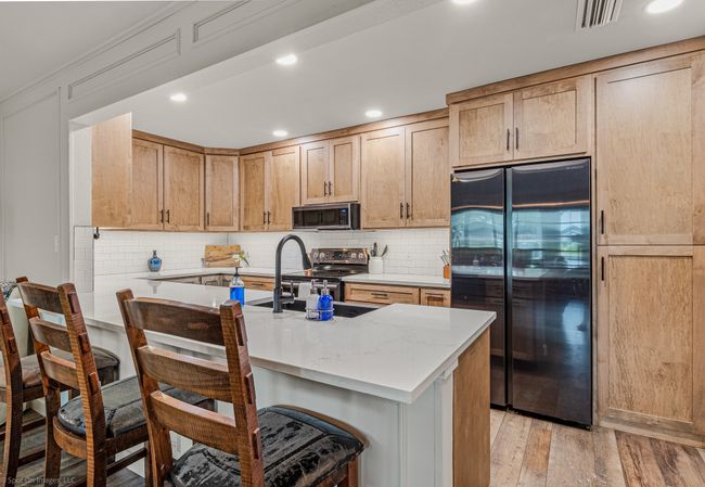 2012 Island Cir, House other with 4 bedrooms, 2 bathrooms and null parking in Tool TX | Image 9