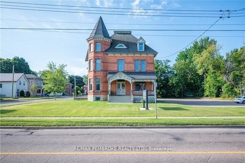 464 Pembroke St W, Pembroke, ON, K8A5N9 | Card Image
