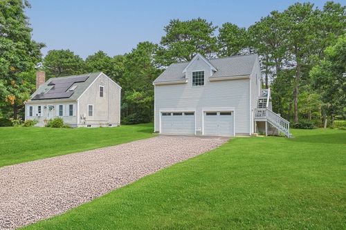 140 Noisy Hole Rd, Mashpee, MA, 02649-2727 | Card Image