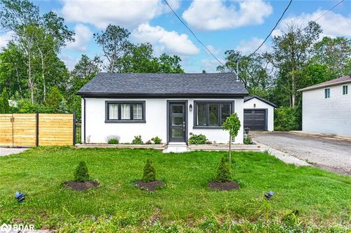 1011 Gilmore Ave, Lefroy, ON, L0L1W0 | Card Image