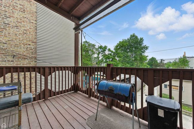 2240 S Avers Ave, Home with 2 bedrooms, 2 bathrooms and 2 parking in Chicago IL | Image 11