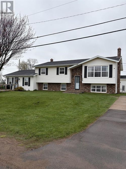 73 Rankin Dr, Stratford, PE, C1B2C4 | Card Image