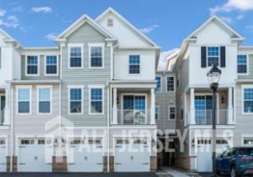 731 Station Road, Dunellen, NJ, 08812 | Card Image