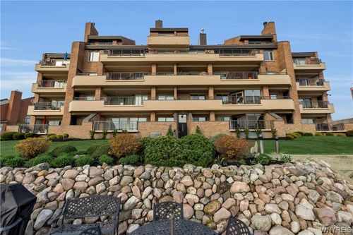 401-40 Waterfront Cir, Buffalo, NY, 14202-4315 | Card Image