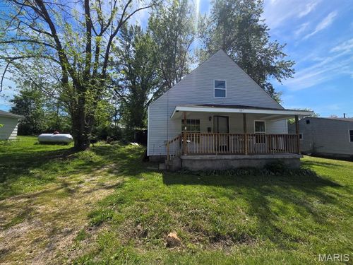 303 W 9th St, Salem, MO, 65560-1012 | Card Image