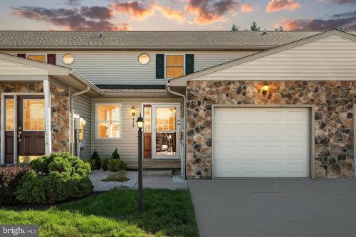 418 Springbrook Ct, Hanover, PA, 17331-2743 | Card Image