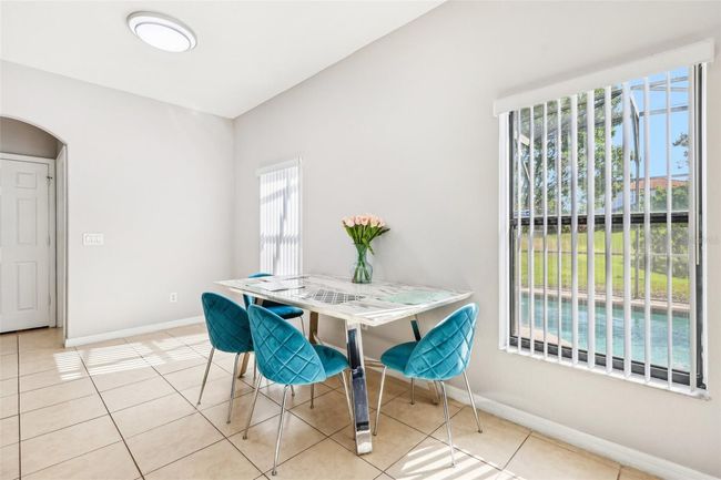 Oversized Dining Area | Image 10