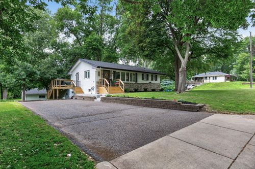 3249 Scott Ave N, Golden Valley, MN, 55422-2745 | Card Image