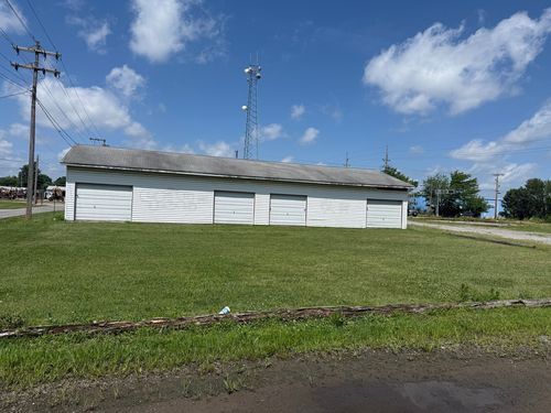 305 N Carbon Street, Marion, IL, 62959 | Card Image