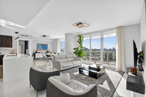 ph-1409-1180 N Federal Hwy, Fort Lauderdale, FL, 33304-1470 | Card Image