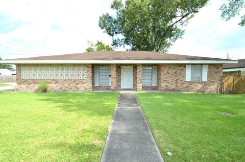 424 Walker Dr, Houma, LA, 70364-2063 | Card Image