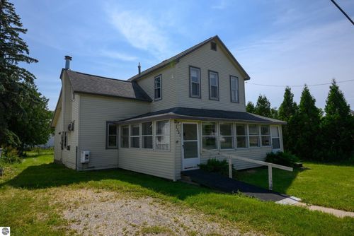 7301 Clark St, Beulah, MI, 49617-5108 | Card Image