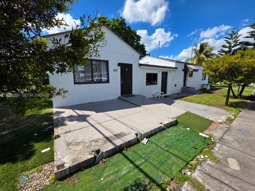 1102 103rd St, Miami, FL, 33150-1038 | Card Image