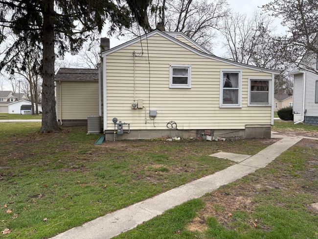 947 Waterloo St, House other with 2 bedrooms, 1 bathrooms and null parking in Saint Clair MI | Image 16