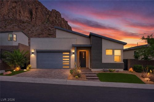 1917 Regal Bluff Dr, Henderson, NV, 89052-5106 | Card Image