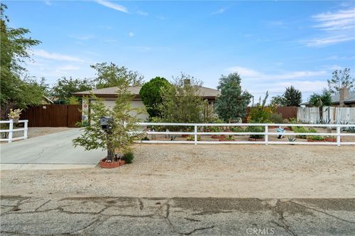 20100 87th St, California City, CA, 93505-5507 | Card Image