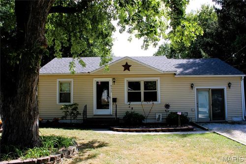 652 N 39th St, Belleville, IL, 62226-5604 | Card Image