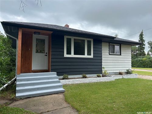301 3rd Ave W, Nokomis, SK, S0G0B5 | Card Image