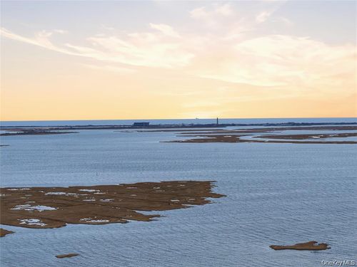 3094 Riverside Dr, Wantagh, NY, 11793-4640 | Card Image