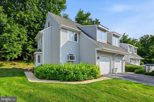 63 E Jonathan Ct, KENNETT SQUARE, PA, 19348-1850 | Card Image